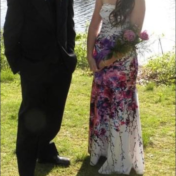 Narianna XS formal floor-length floral - Picture 3 of 4